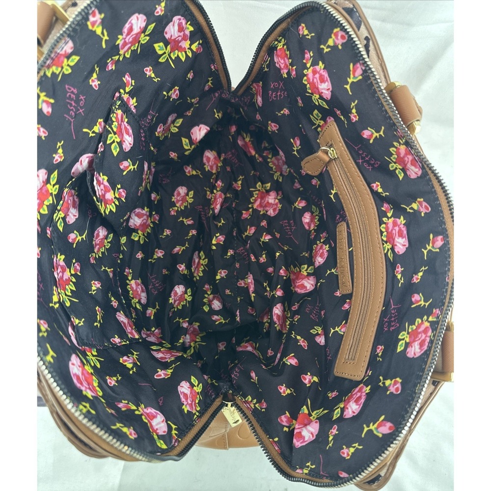 Betsey Johnson Heart Embossed Brown Triple Compartment Large Satchel Purse Tote - Picture 6 of 16